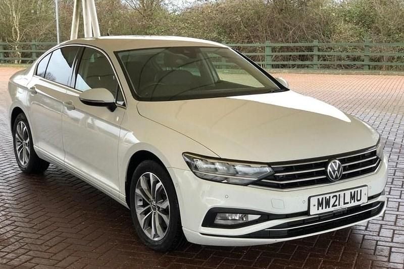 White Used 2021 VW Passat SEL Sedan | £12,999 (Good price) - Image 1/1