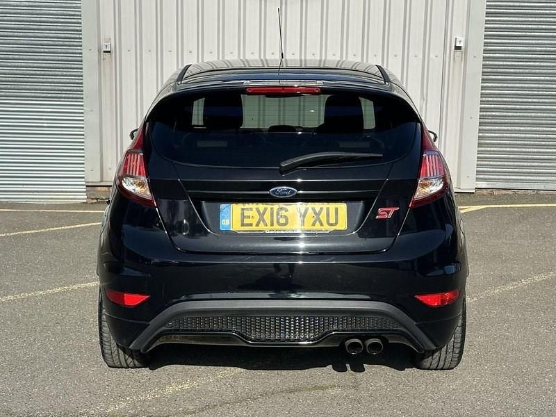 Used Ford Fiesta ST 182 HP (133 kW) 2016 Black Hatchback