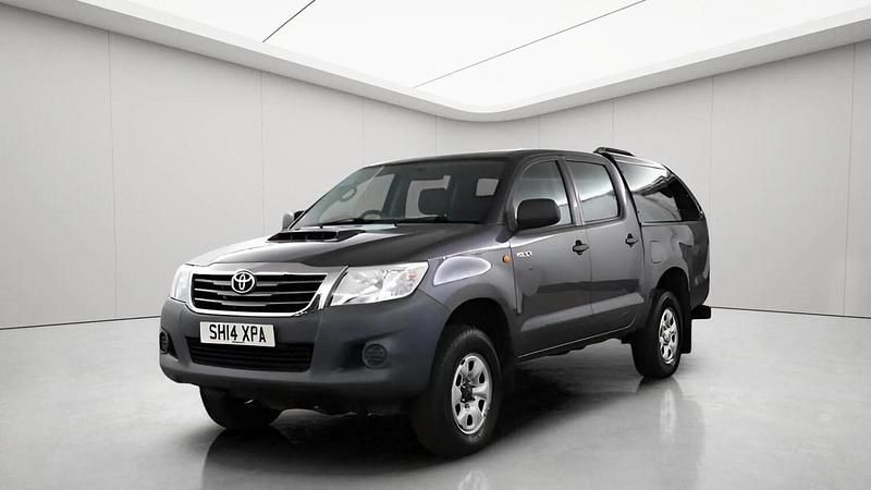 Used Toyota HiLux Active 144 HP (105 kW) 2014 Grey Pickup