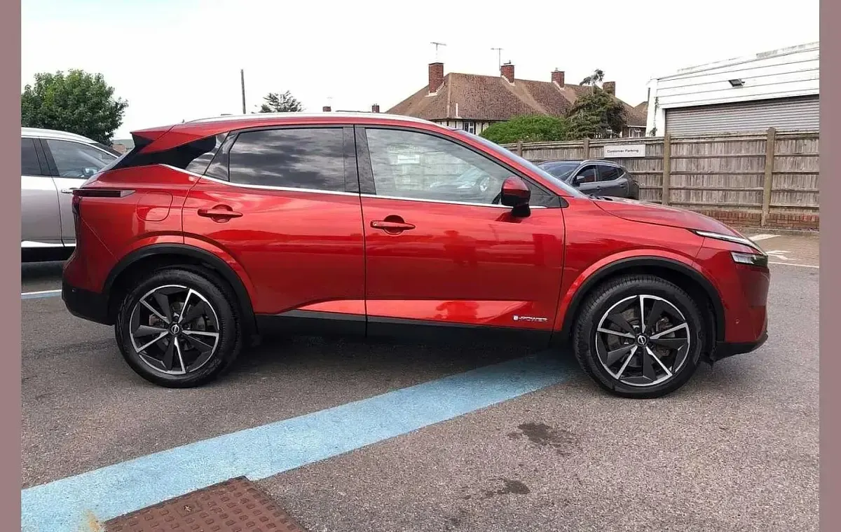 Used Nissan Qashqai Tekna 190 HP (139 kW) 2023 Red SUV