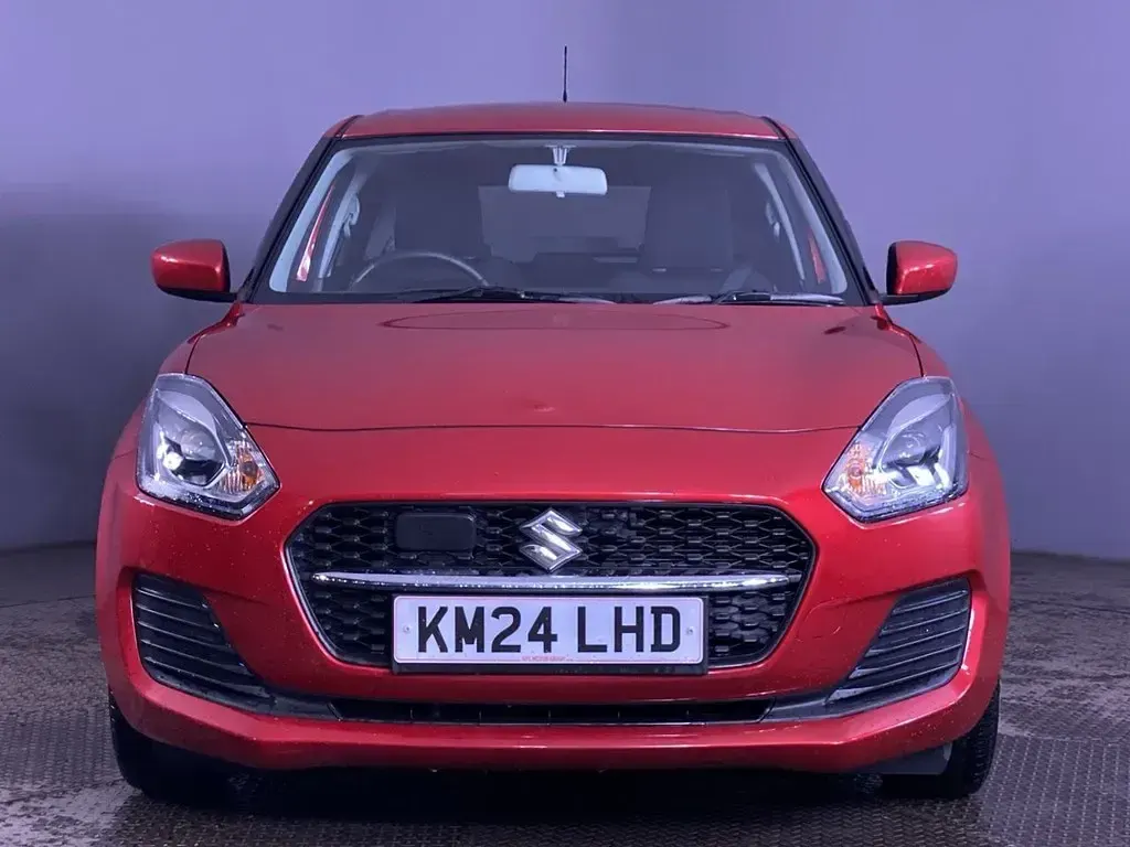 Usado Suzuki Swift SZ-L 83 CV (61 kW) 2024 Rojo Utilitario