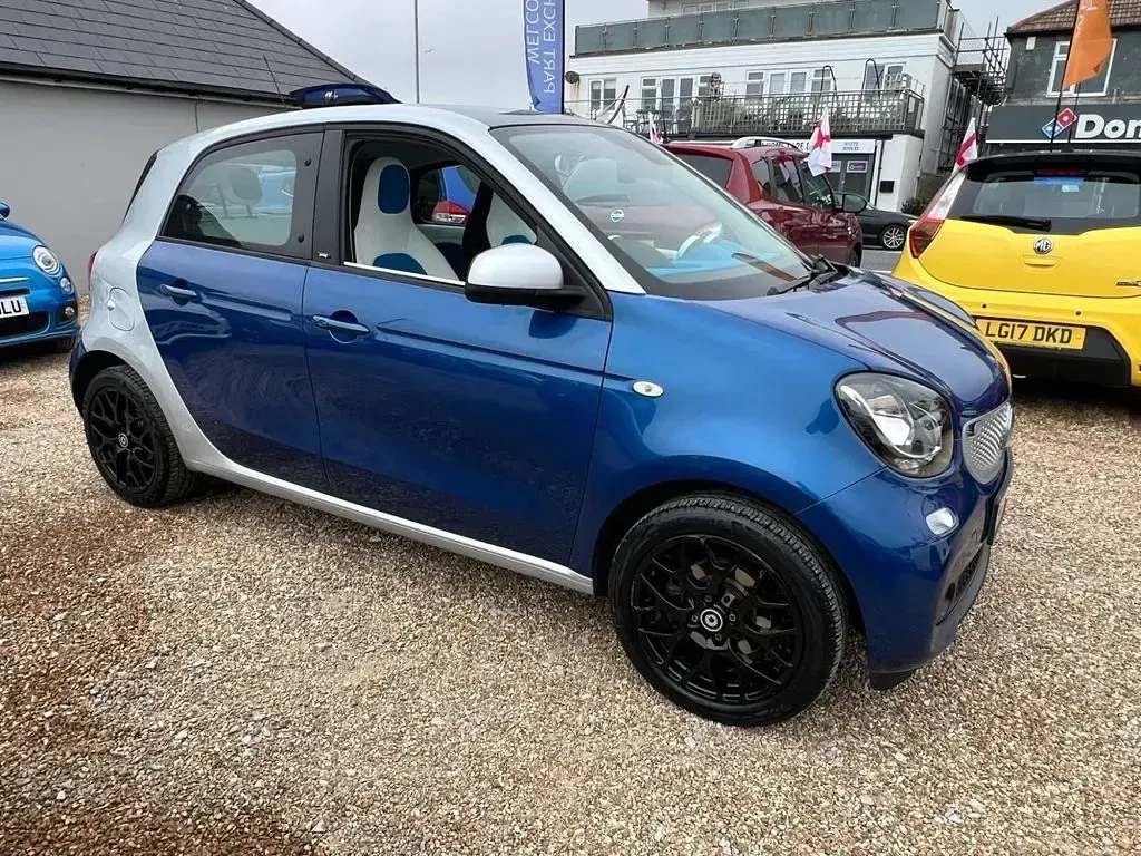 Used Smart ForFour Proxy 71 HP (52 kW) 2015 Blue Hatchback