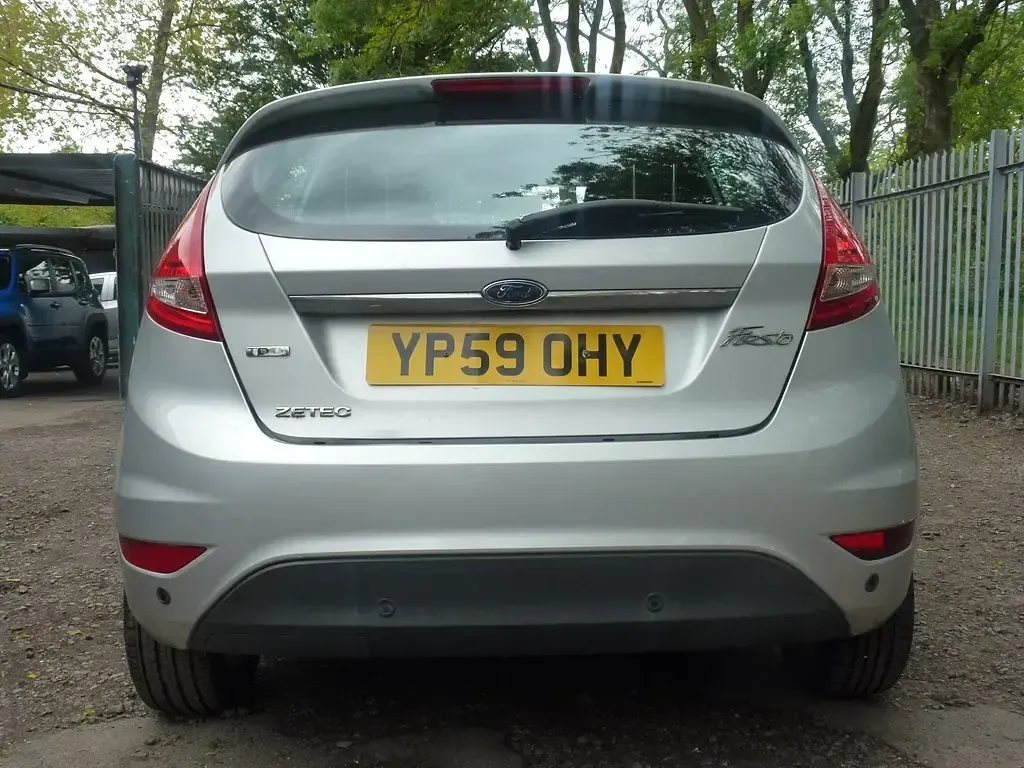 Used Ford Fiesta Zetec 67 HP (49 kW) 2009 Silver Hatchback