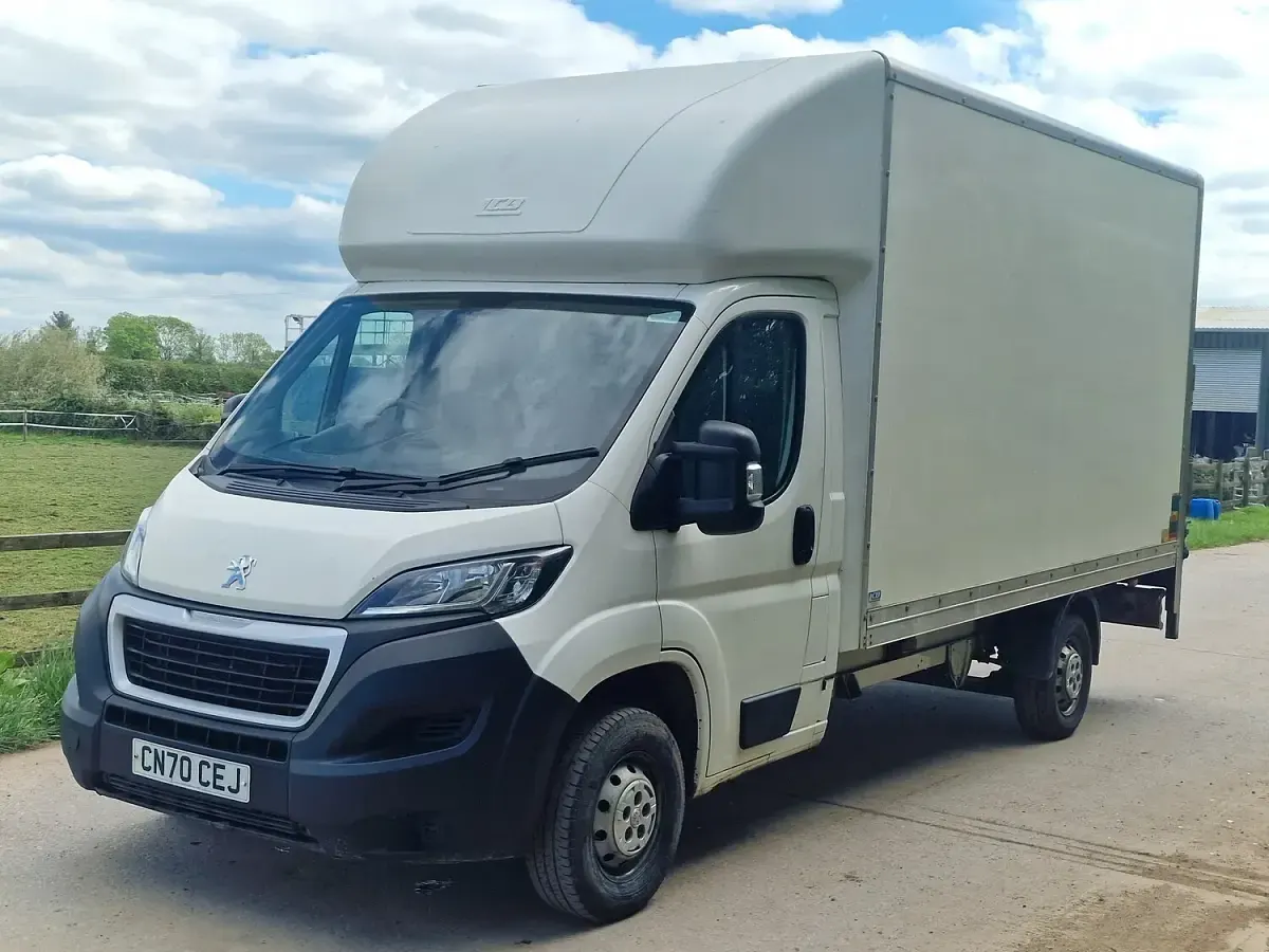Used Peugeot Boxer S 140 HP (102 kW) 2020 White Van