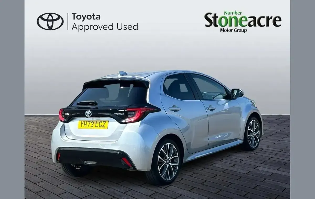 Used Toyota Yaris 113 HP (83 kW) 2023 Silver Hatchback