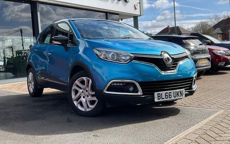 Used Renault Captur Dynamique 90 HP (66 kW) 2016 SUV