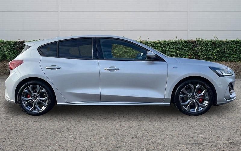 New Ford Focus ST-Line 155 HP (114 kW) 2025 Hatchback