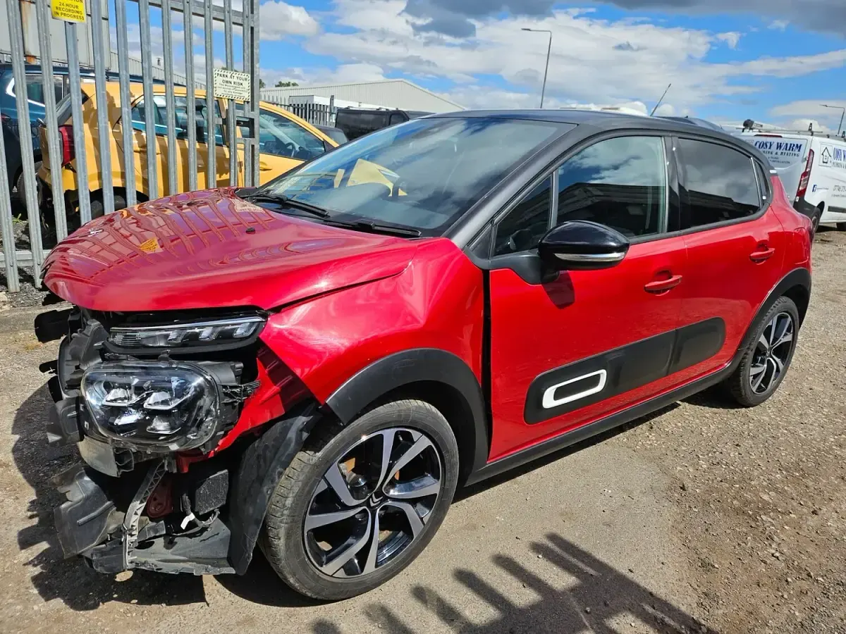 Second-hand Citroën C3 PureTech 2023 Roșu Hatchback