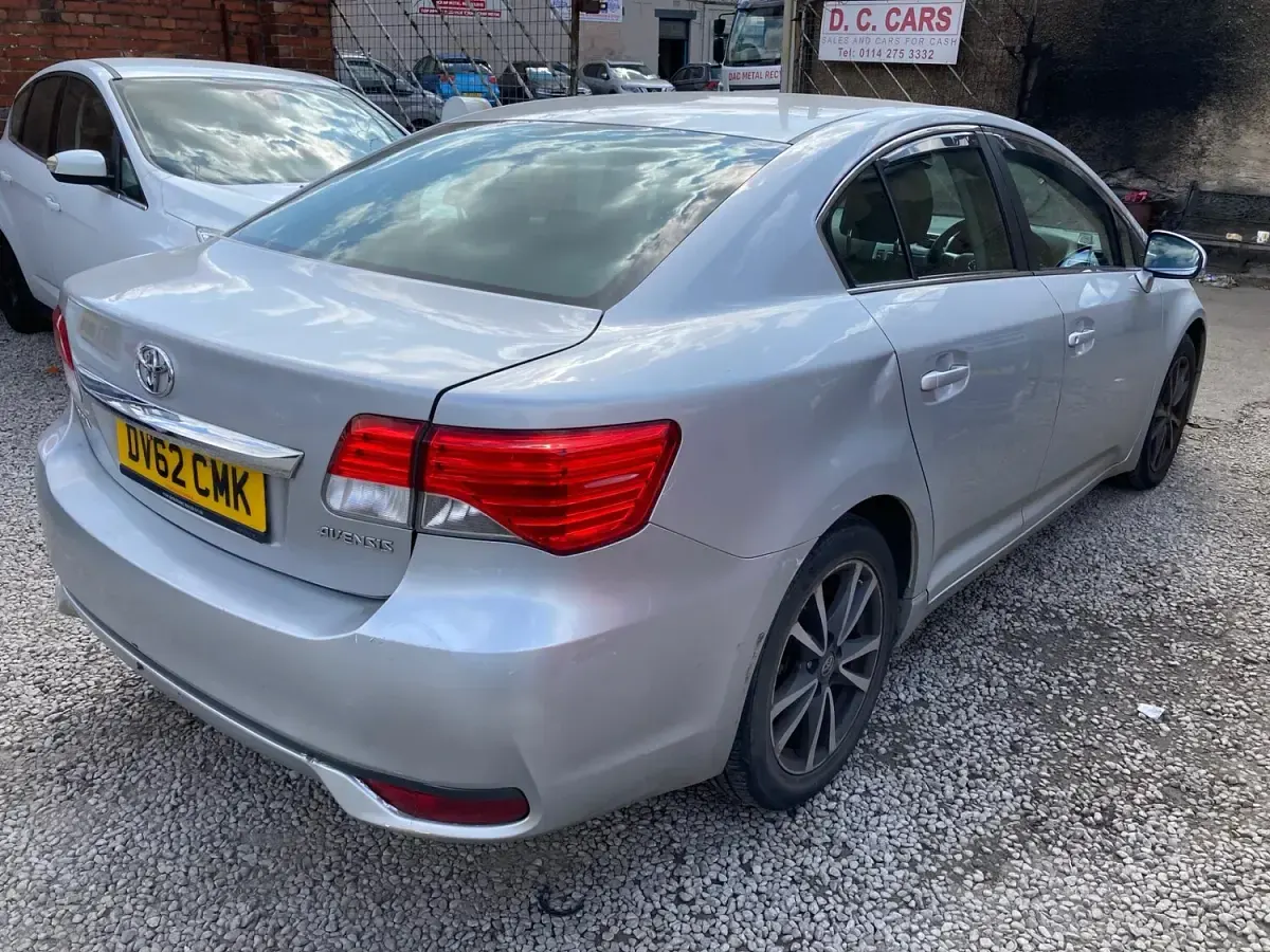 Used Toyota Avensis 124 HP (91 kW) 2013 Silver Sedan