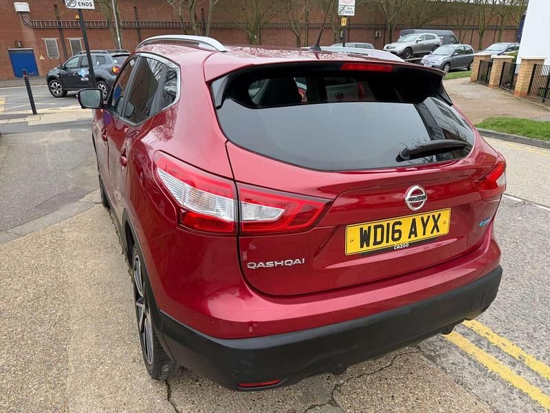 Used Nissan Qashqai Tekna 2016 Red SUV