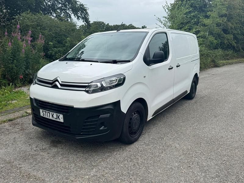 White Used 2017 Citroën Dispatch MPV | £6,250 (A bit pricey) - Image 1/4