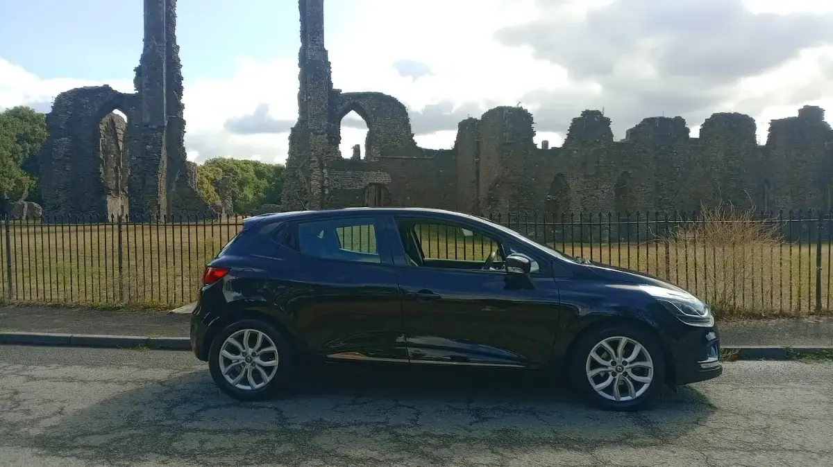 Used Renault Clio Dynamique 75 HP (55 kW) 2016 Black Hatchback