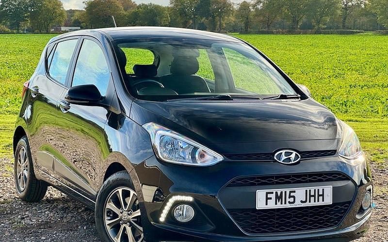 Black Used 2015 Hyundai i10 Premium Hatchback | £5,750 (Fair price) - Image 1/4