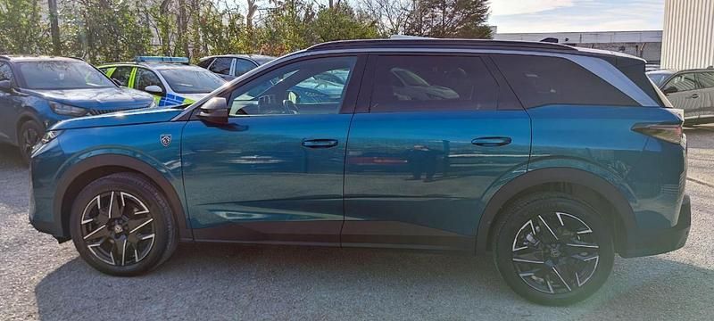 Used Peugeot 5008 GT 134 HP (98 kW) 2025 Blue SUV