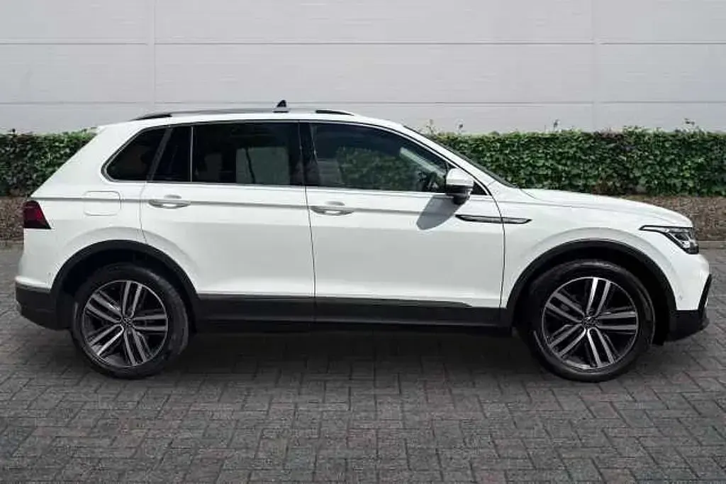 Used VW Tiguan Elegance 150 HP (110 kW) 2023 White SUV
