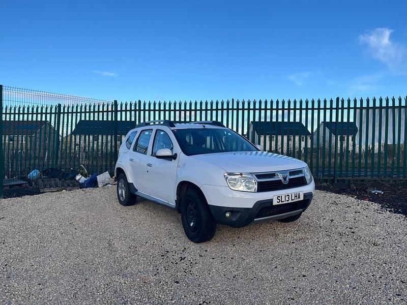 White Used 2013 Dacia Duster Lauréate Hatchback | £1,995 (Fair price) - Image 1/4