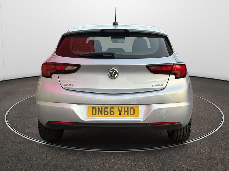 Used Vauxhall Astra SRi 150 HP (110 kW) 2017 Silver Hatchback