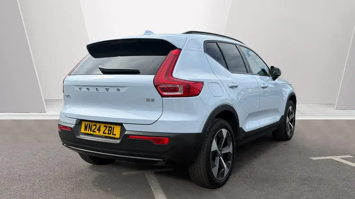 Used Volvo XC40 Ultimate 163 HP (119 kW) 2024 Blue SUV