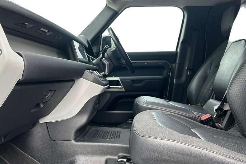 Used Land Rover Defender SE 246 HP (180 kW) 2021 Green SUV