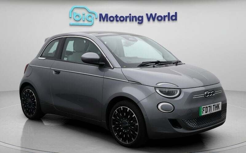 Used 2025 Fiat 500e La Prima Hatchback | £14,300 - Image 1/4
