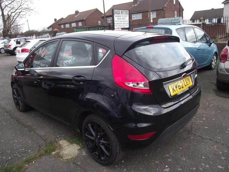 Used Ford Fiesta Zetec 82 HP (60 kW) 2012 Black Hatchback