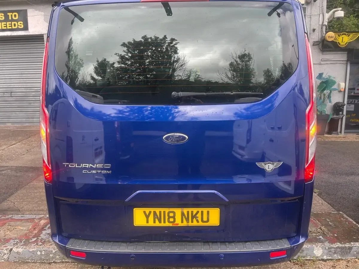 Used Ford Tourneo Custom Titanium 130 HP (95 kW) 2018 Blue Van
