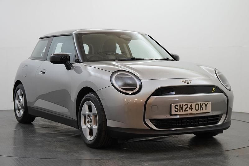 Silver Used 2024 Mini Cooper SE Hatch Hatchback | £23,799 (Fair price) - Image 1/4