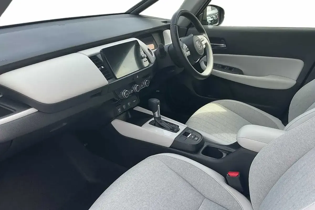 Used Honda Jazz Hybrid 109 HP (80 kW) 2022 Midnight blue beam Hatchback