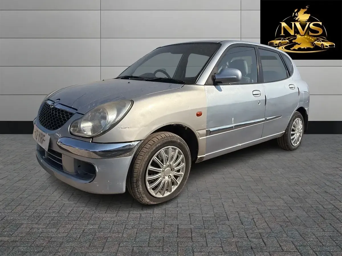 Used Daihatsu Sirion 58 HP (42 kW) 2004 Silver Hatchback