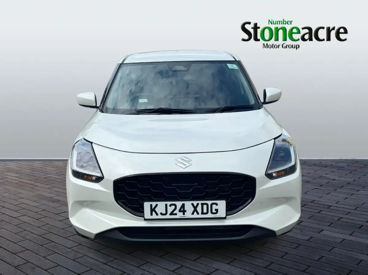 Used Suzuki Swift 82 HP (60 kW) 2024 White Hatchback