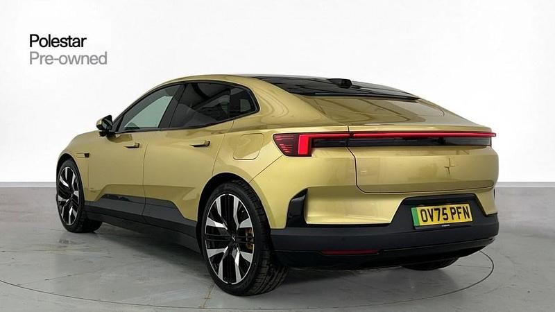 Begagnad Polestar 4 Plus 400 kW (544 HK) 2026 Guld SUV