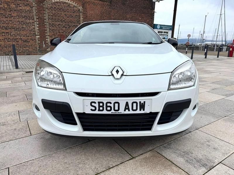 Used Renault Mégane Cabriolet Dynamique 2010 White Cabriolet