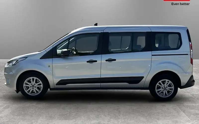 Used Ford Tourneo Zetec 120 HP (88 kW) 2021 Estate