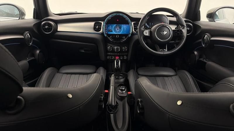 Usado Mini Cooper S Exclusive 176 HP (129 kW) 2021 Prateado Citadino