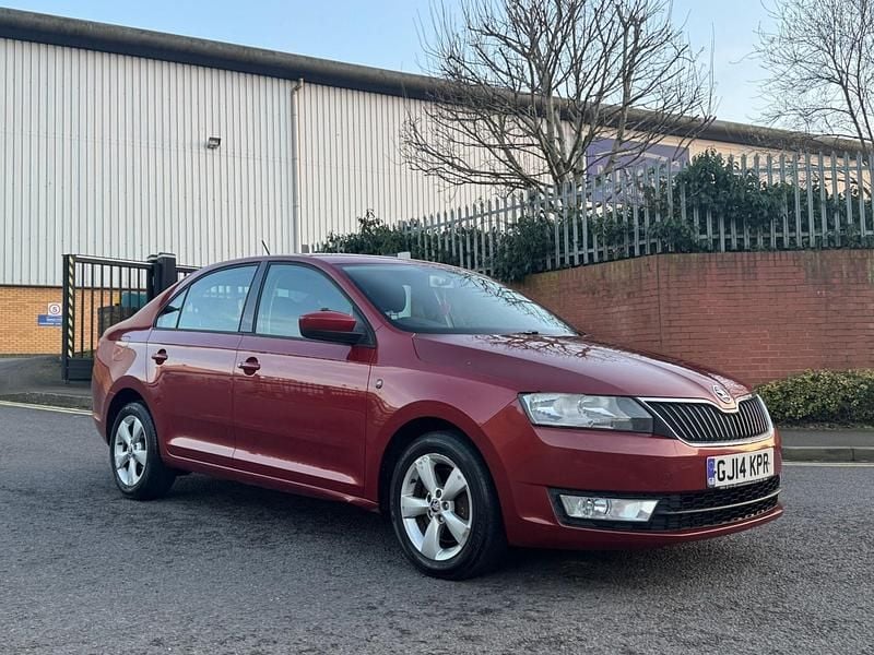 Used Skoda Rapid SE 2014 Red Hatchback