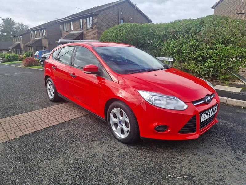 Red Used 2014 Ford Focus Studio Hatchback | £1,999 (Super price) - Image 1/4