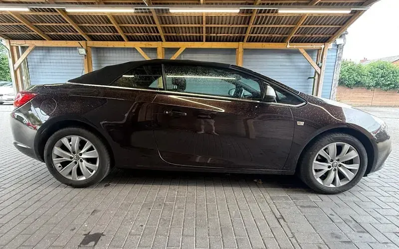 Used Vauxhall Cascada 140 HP (102 kW) 2017 Cabriolet