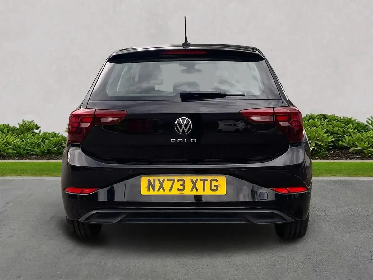 Used VW Polo Life 95 HP (69 kW) 2023 Black Hatchback