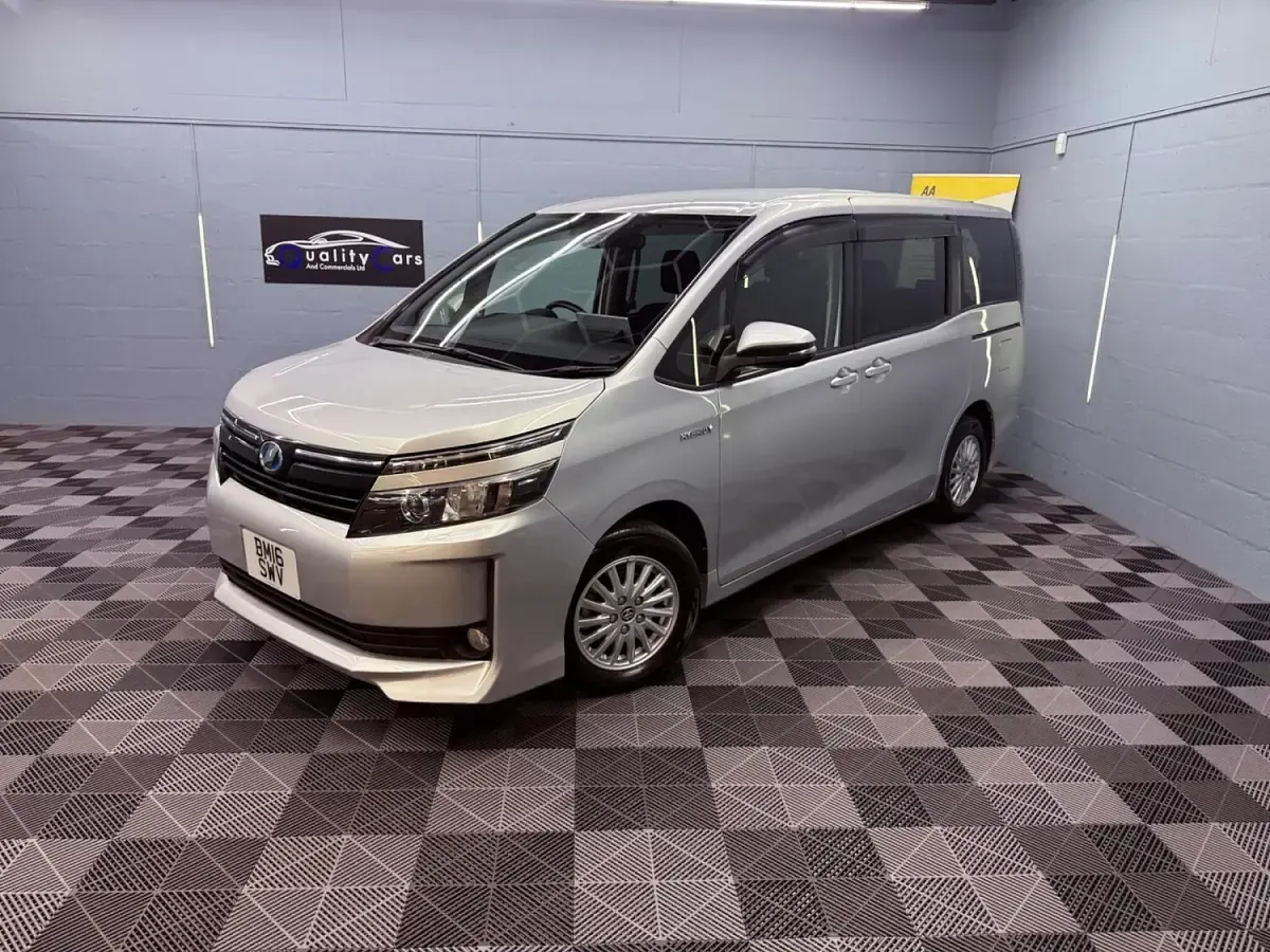 Used Toyota Noah 2016 Silver