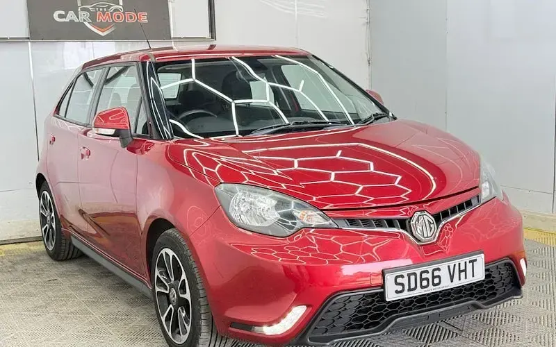 Used MG MG3 106 HP (77 kW) 2015 Red Hatchback