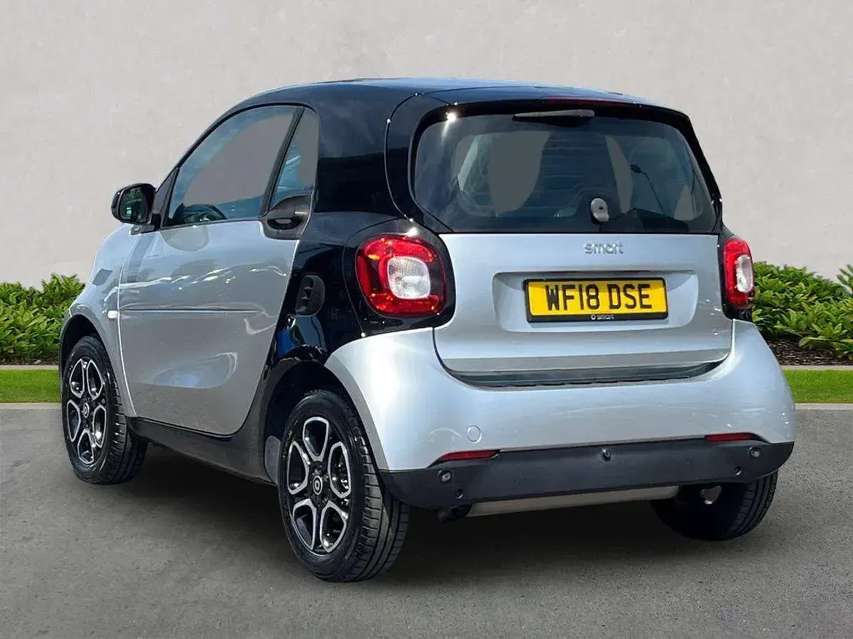 Used Smart ForTwo Coupé Premium 71 HP (52 kW) 2018 Black Coupe