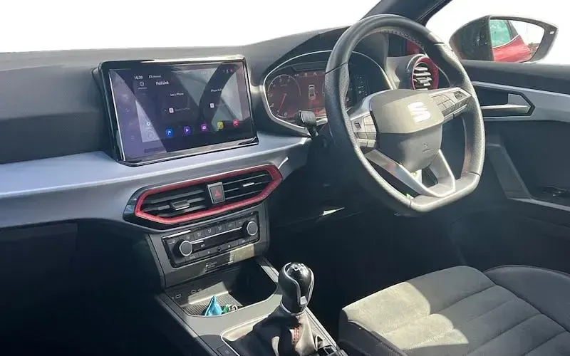 Usado Seat Ibiza FR Sport 110 HP (80 kW) 2022 Vermelho Citadino