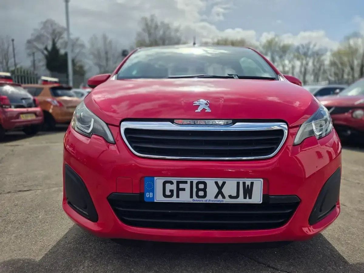 Used Peugeot 108 Active 72 HP (52 kW) 2018 Red Hatchback