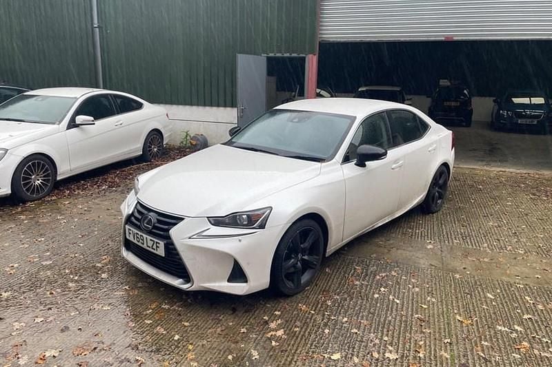 White Used 2019 Lexus IS300h Sedan | £11,795 (Good price) - Image 1/1