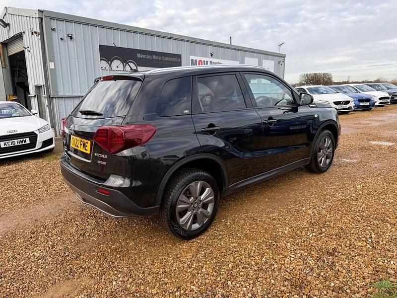 Second-hand Suzuki Vitara SZ-T 129 CP (94 kW) 2022 Negru Hatchback