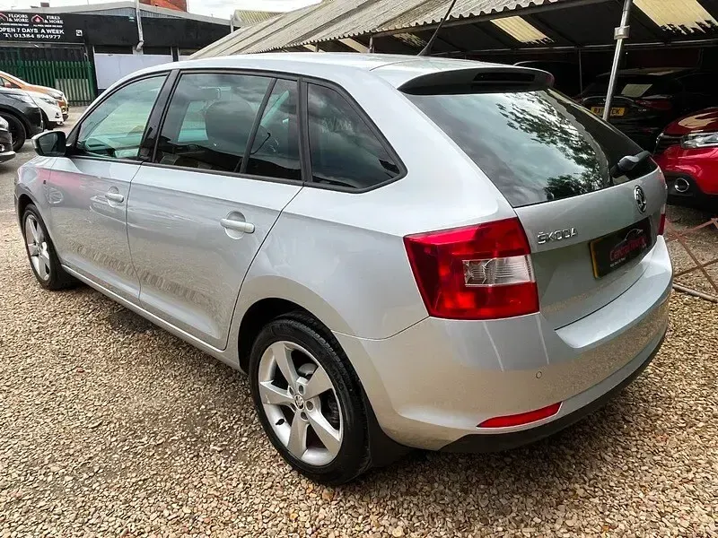 Used Skoda Rapid SE 105 HP (77 kW) 2015 Silver Hatchback