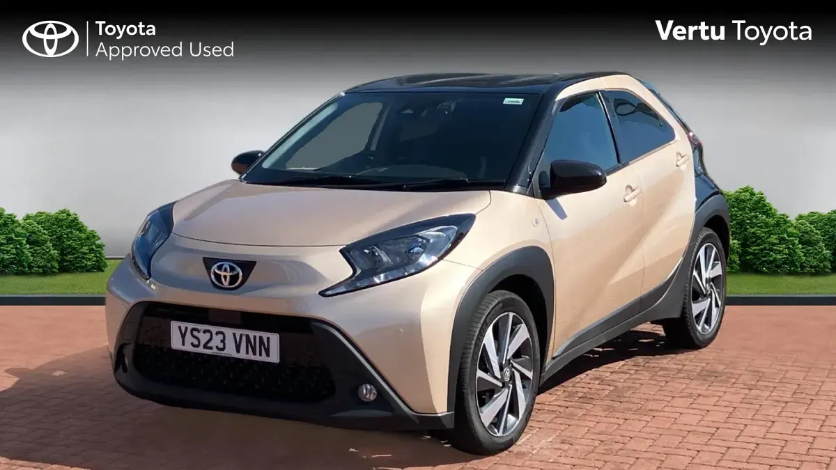 Used Toyota Aygo X 72 HP (52 kW) 2023 Beige SUV