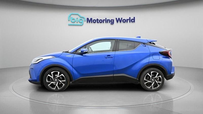 Used Toyota C-HR Design 122 HP (89 kW) 2022 Blue SUV