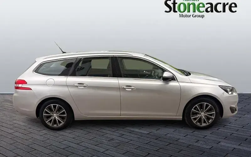 Used Peugeot 308 SW Allure 120 HP (88 kW) 2016 Silver Estate