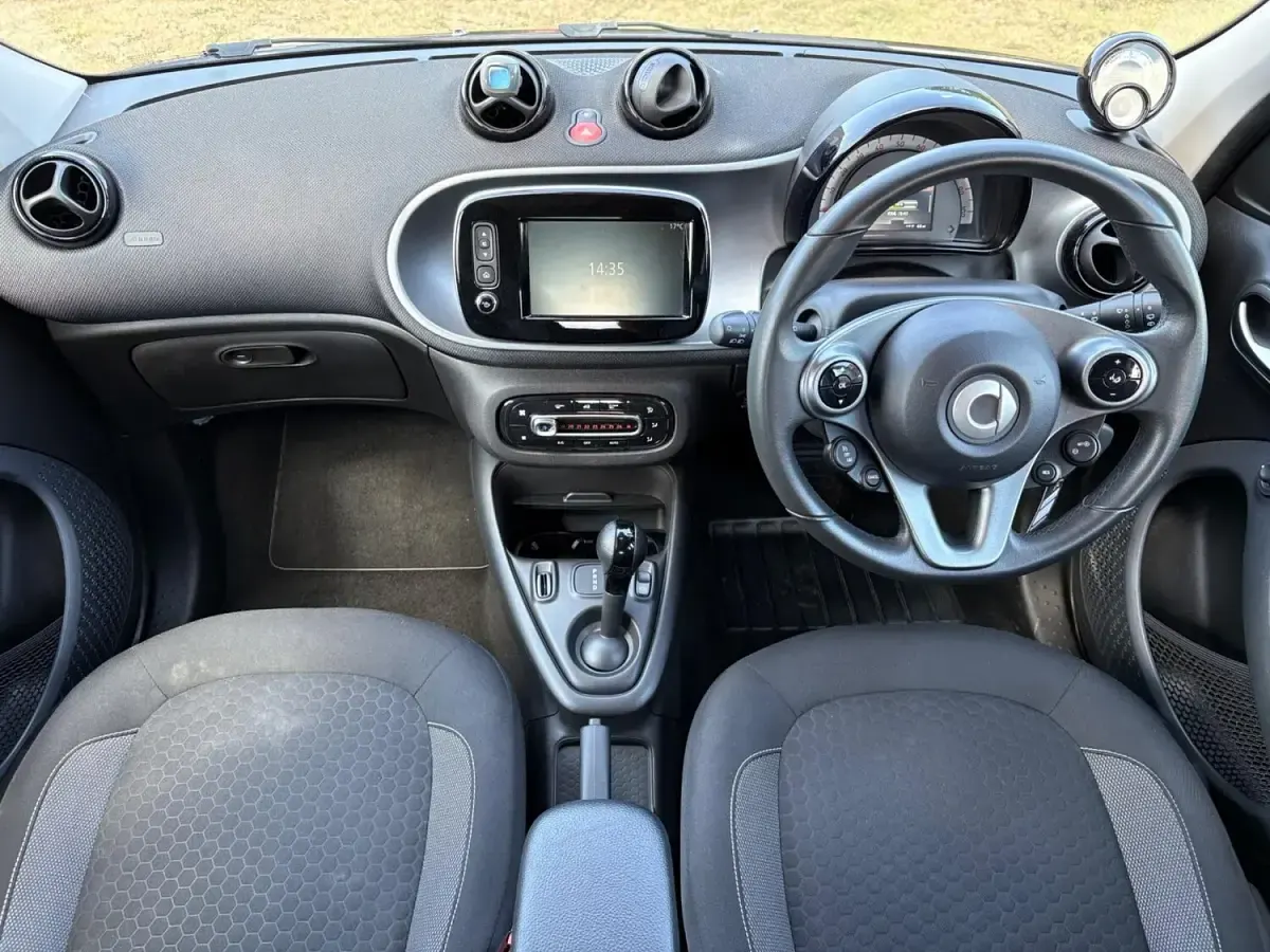 Used Smart ForFour Electric Drive Passion 60 kW (82 HP) 2020 Black Hatchback